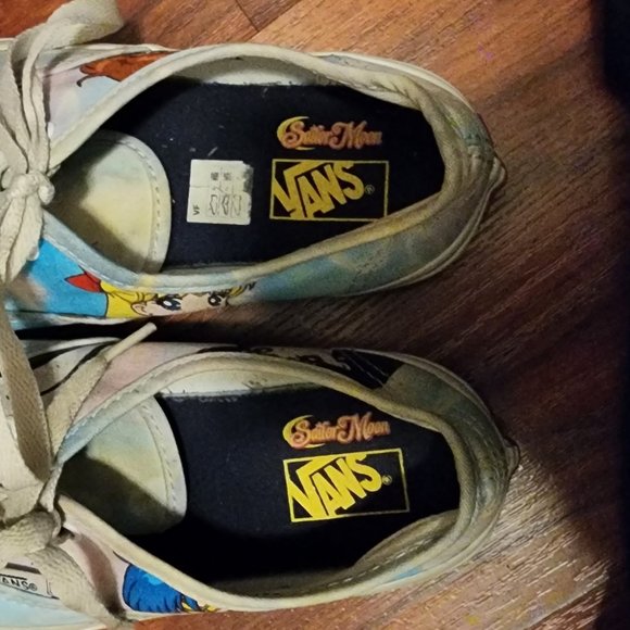 Girls VANS X Sailor Moon sneakers size 3 - Picture 2 of 8